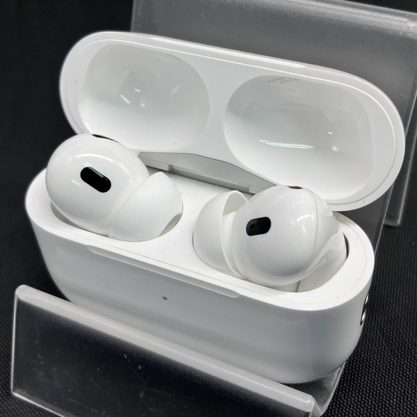 【中古】MagSafe充電ケース(USB-C)付きAirPods Pro(第2世代) MTJV3JA【秋葉原】