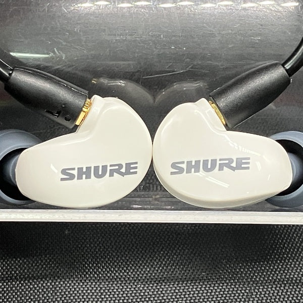 SHURE AONIC 215 有線イヤホン ホワイト SHURE AONIC215 SE215DYWH+UNI-A (ホワイト) 高遮音性イヤホン
