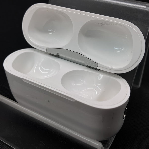 【中古】AirPods Pro (第2世代) 充電ケース (Lightning)【秋葉原】