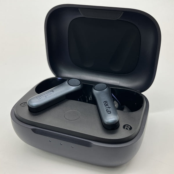 【中古】Air Pro 4 - Black【秋葉原】