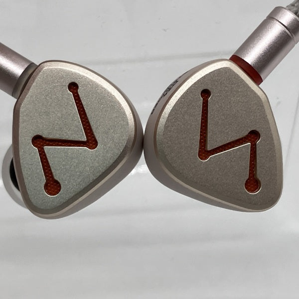 【中古】DZ4【日本橋】