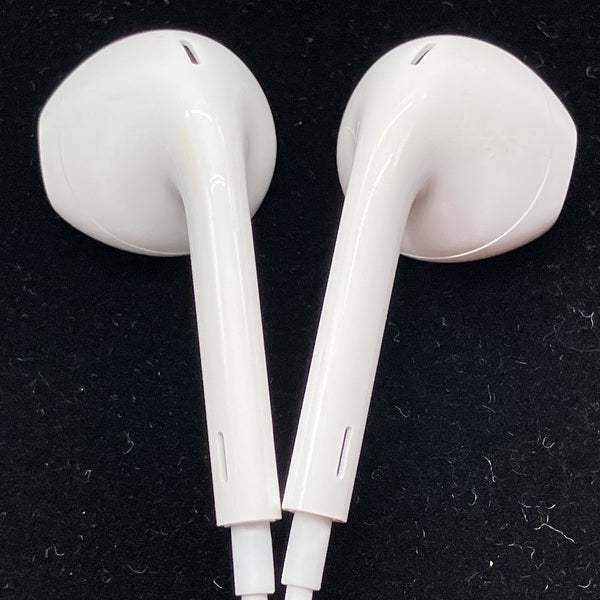 【中古】EarPods with Lightning Connector【秋葉原】