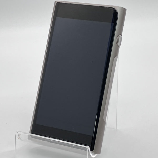 【中古】M6 PRO チタニウム【日本橋】