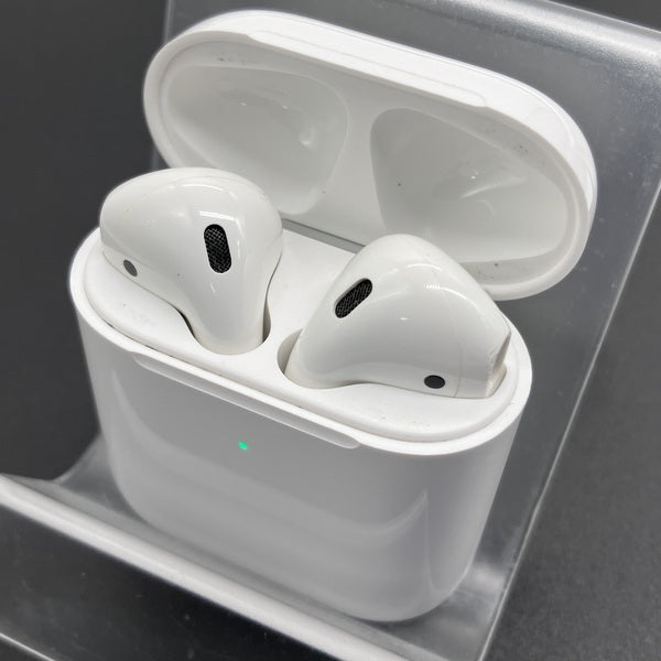 【中古】AirPods with Wireless Charging Case MRXJ2J-A【秋葉原】