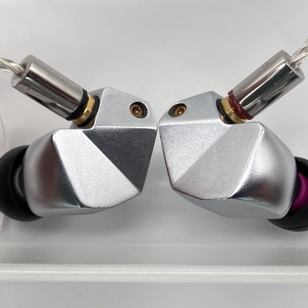 final B3 新品・未開封 イヤホン 有線 レア 生産終了 ハイエンド final B3 新品・未開封 イヤホン 有線 レア 生産終了 ハイエンド