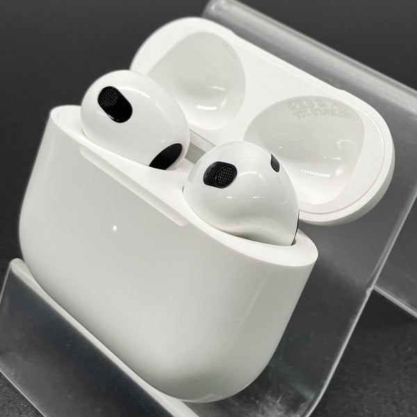 中古 Air pods 第3世代 MPNY3J/A Apple 【中古】Airpods MPNY3J/A 3rd Generation Lightning充電