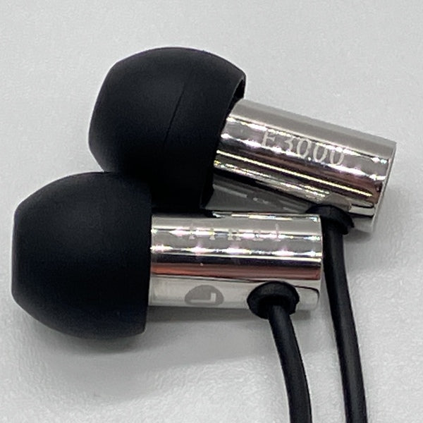 【中古】E3000 【FI-E3DSS】【秋葉原】