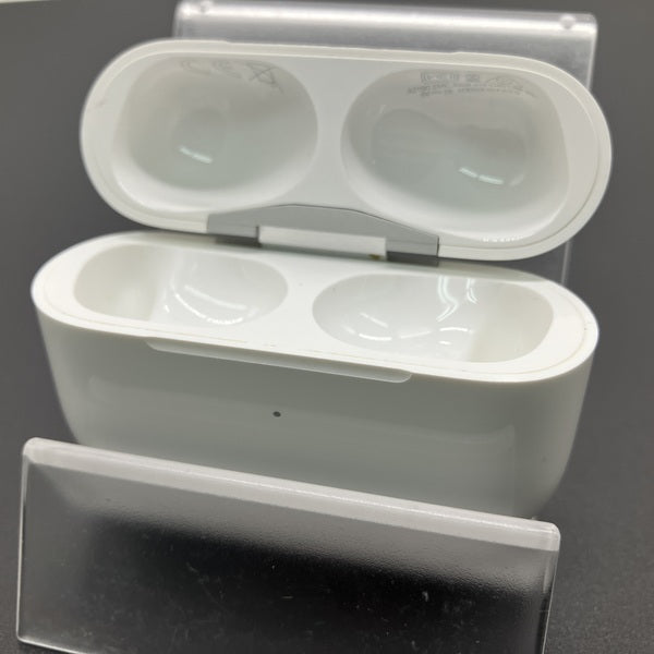 【中古】AirPods Pro 充電ケース(MagSafe)【秋葉原】