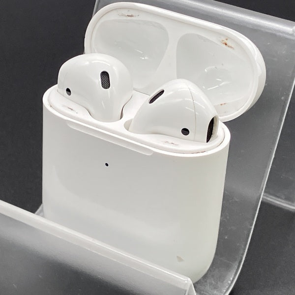 【中古】AirPods with Wireless Charging Case MRXJ2J-A【日本橋】