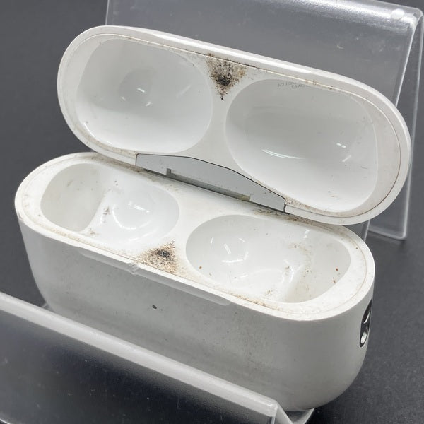 Apple 【中古】AirPods Pro (第2世代) 充電ケース (Lightning)【日本橋