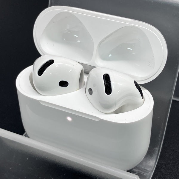 【中古】AirPods 4 MXP63J/A【秋葉原】