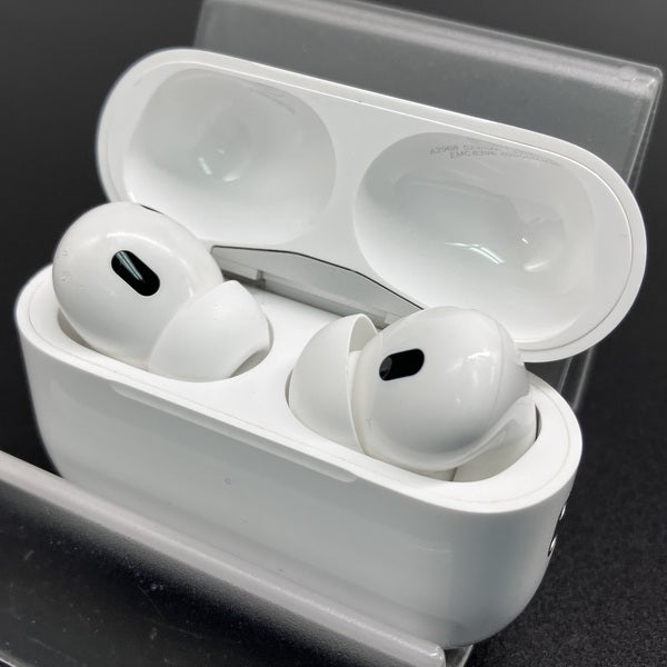 【中古】MagSafe充電ケース(USB-C)付きAirPods Pro(第2世代) MTJV3JA【秋葉原】