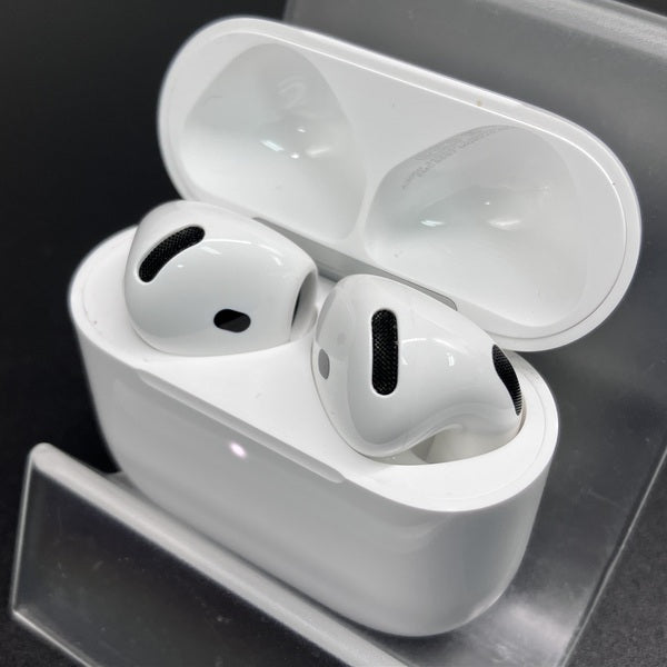 【中古】AirPods 4 MXP93J/A(アクティブノイズキャンセリング搭載)【秋葉原】