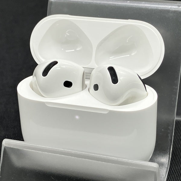 【中古】AirPods 4 MXP63J/A【秋葉原】