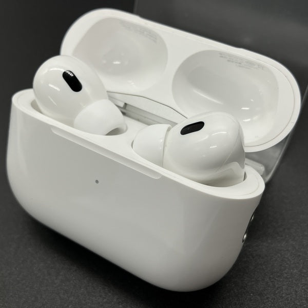 【中古】MagSafe充電ケース(USB-C)付きAirPods Pro(第2世代) MTJV3JA(海外モデル)【秋葉原】