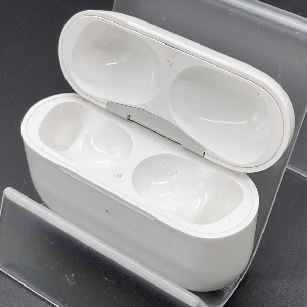 Apple　AirPods　PRO　本体　イヤホン　 ホワイト 充電ケース　箱付 Apple airpods pro イヤホン本体 充電ケース Amazon.co.jp: 充電