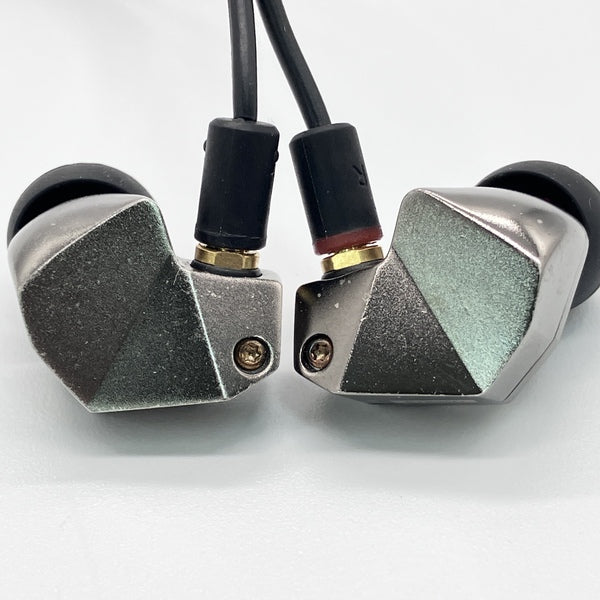 final B2【FI-B2BSSD】(付属品欠品なし) final 【中古】B2 【FI-B2BSSD】【秋葉原】 – e☆イヤホン