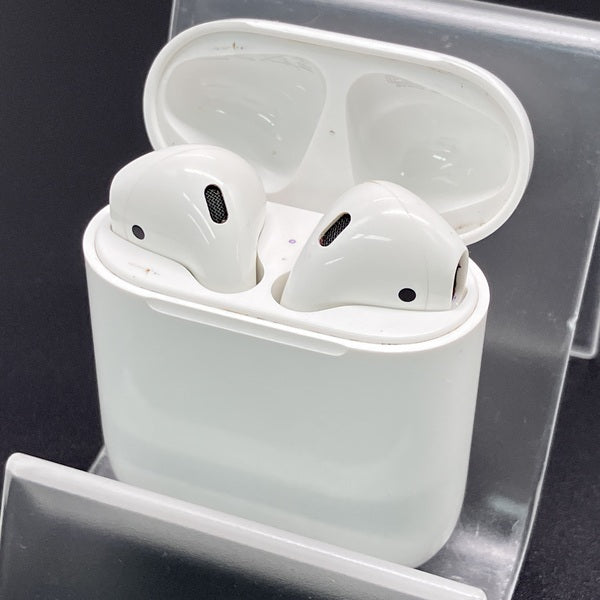 【中古】AirPods with Wireless Charging Case  MRXJ2J-A【秋葉原】