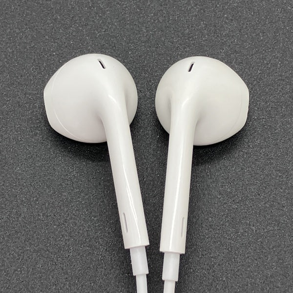 【中古】EarPods with Lightning Connector【秋葉原】