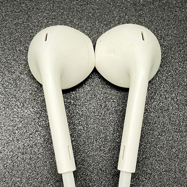 【中古】Apple EarPods with Remote and Mic【秋葉原】