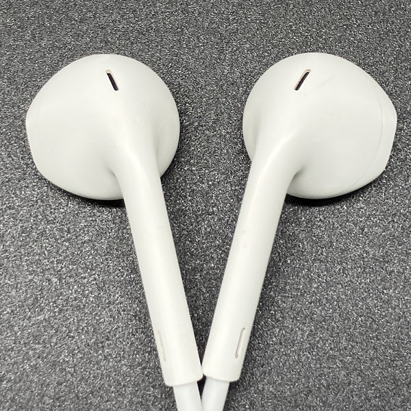 【中古】Apple EarPods with Remote and Mic【秋葉原】