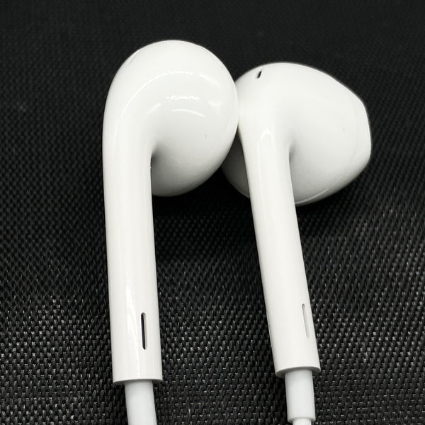 【中古】EarPods with Lightning Connector【仙台】