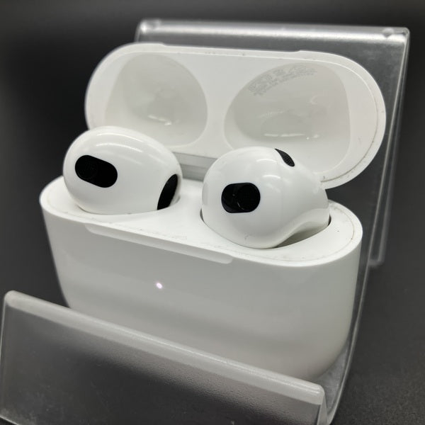 第3世代 中古品 国内版 正規品 Apple AirPods MME73J/A AirPods（第3世代） MME73J/A [リモコン・マイク対応