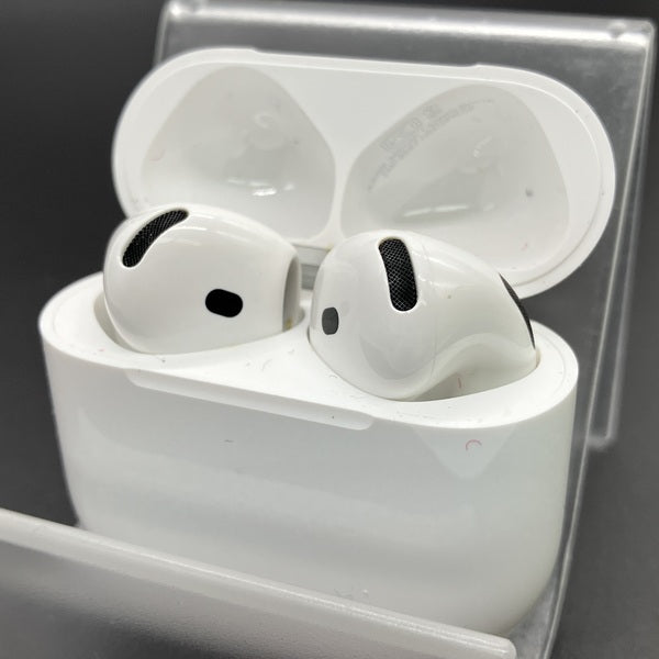 【中古】AirPods 4 MXP93J/A(アクティブノイズキャンセリング搭載)【秋葉原】