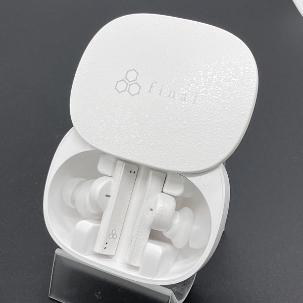 【新品未使用】final ZE8000 WHITE final 【中古】ZE8000 ホワイト 【FI-ZE8DPLTW-WHITE】【秋葉原