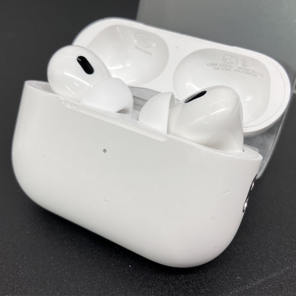 Apple 【中古】MagSafe充電ケース(USB-C)付きAirPods Pro(第2世代