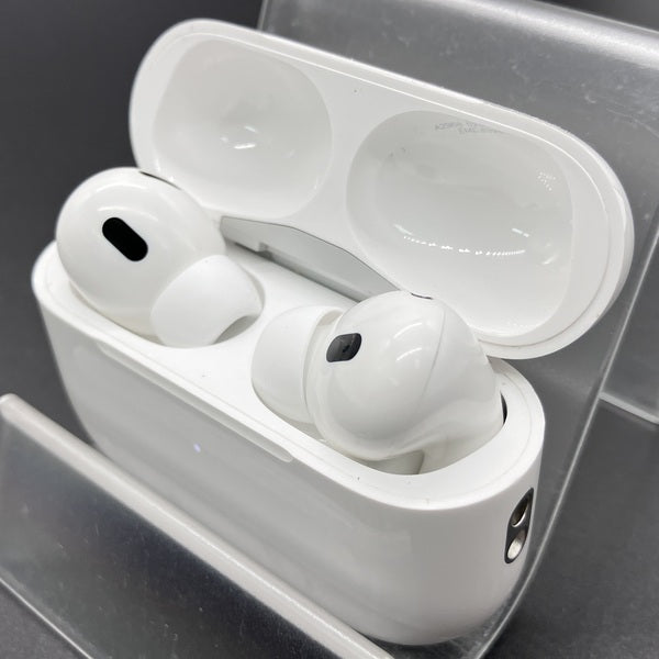 AirPods Pro 2 本体 ホワイト 充電ケース付き 中古 Apple 【中古】MagSafe充電ケース(USB-C)付きAirPods Pro(第2世代