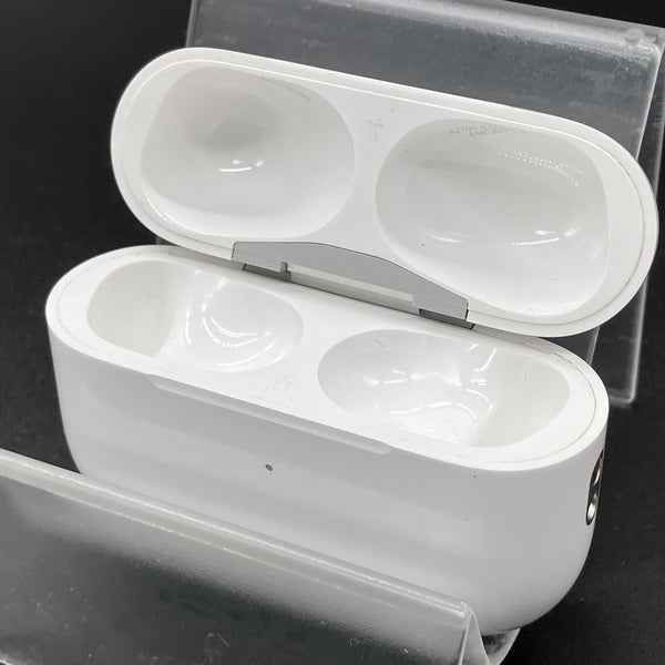 Apple 【中古】AirPods Pro (第2世代) 充電ケース (Lightning)【秋葉原