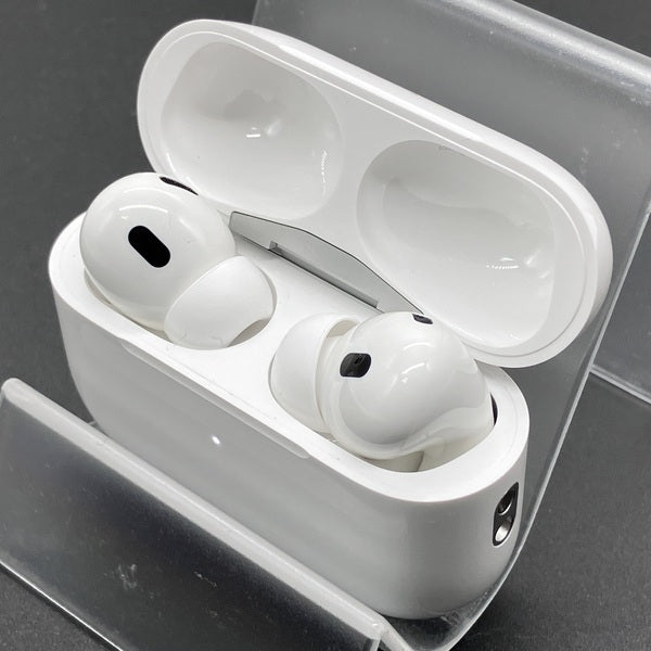 Apple 【中古】MagSafe充電ケース(USB-C)付きAirPods Pro(第2世代