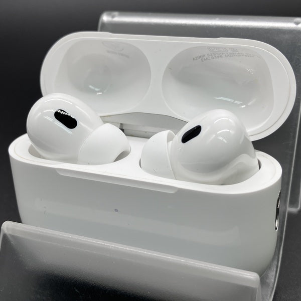 Apple 【中古】MagSafe充電ケース(USB-C)付きAirPods Pro(第2世代