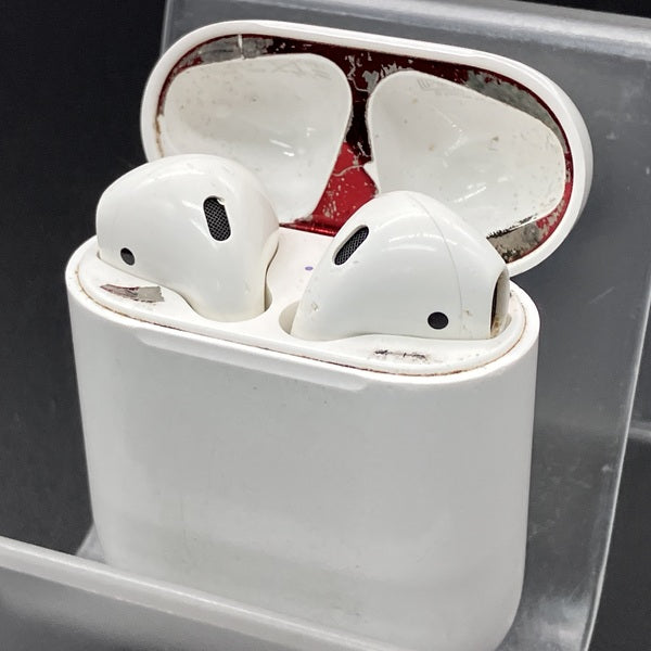 中古AirPods Apple 【中古】AirPods with Charging Case MV7N2J/A【名古屋】 – e