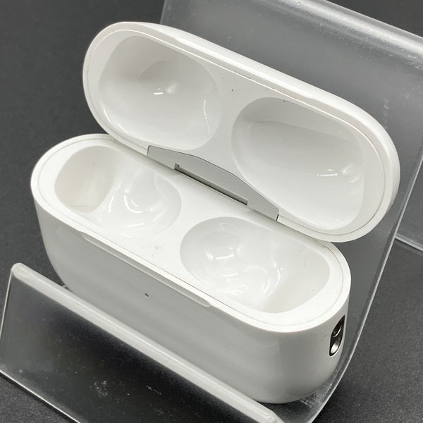 AirPods Pro 第2世代　【中古品】 Apple 【中古】AirPods Pro (第2世代) MagSafe充電ケース(USB-C