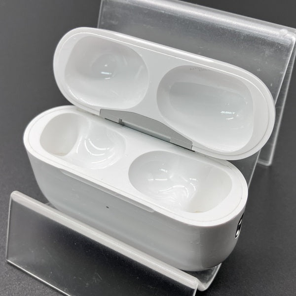 Apple 【中古】AirPods Pro (第2世代) 充電ケース (Lightning)【秋葉原