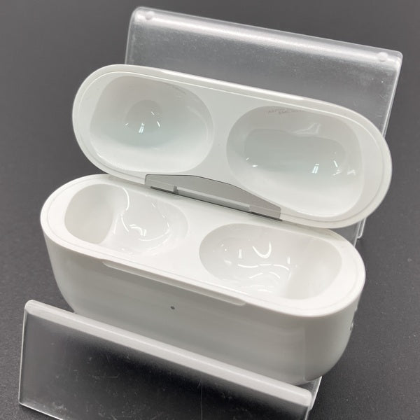 【キズ有り】AirPods Pro2（Lightning仕様）中古 Apple 【中古】AirPods Pro (第2世代) 充電ケース (Lightning)【秋葉原