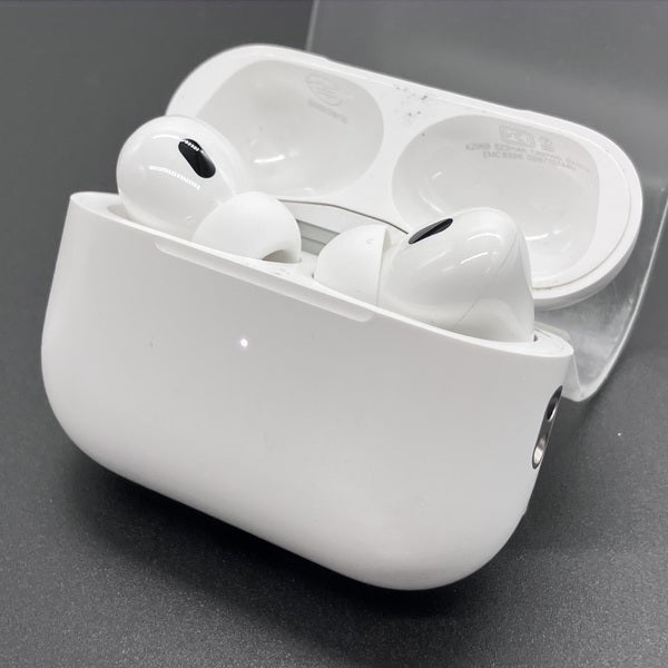 Apple 【中古】MagSafe充電ケース(USB-C)付きAirPods Pro(第2世代