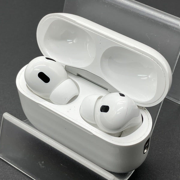Apple 【中古】MagSafe充電ケース(USB-C)付きAirPods Pro(第2 Apple 【中古】MagSafe充電ケース(USB-C)付きAirPods Pro(第2