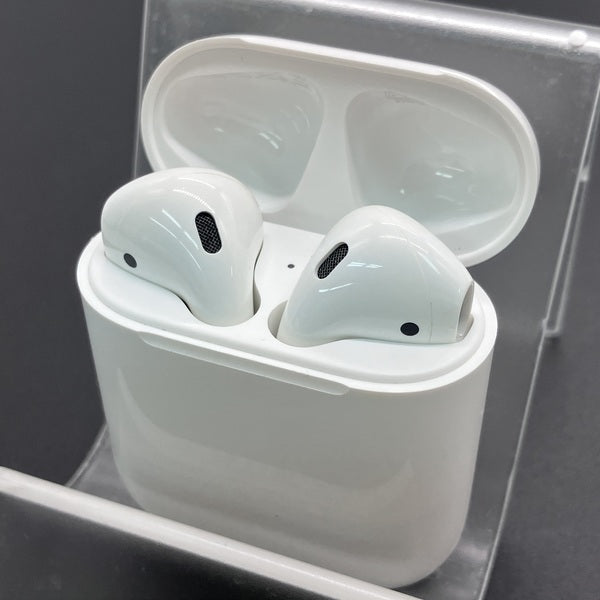 Apple 【中古】AirPods with Charging Case MV7N2J/A【秋葉原】 – e