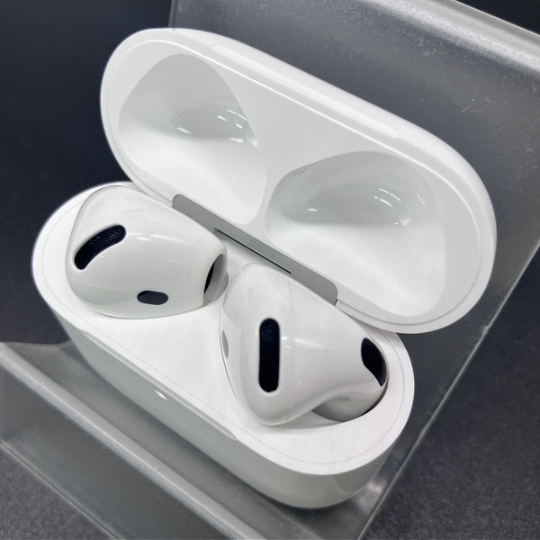 Apple 【中古】AirPods 4 MXP93J/A（アクティブノイズキャンセリング