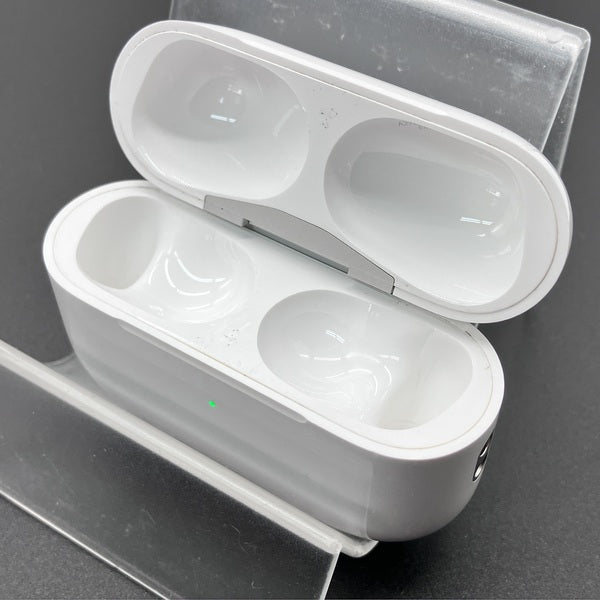 Apple 【中古】AirPods Pro (第2世代) 充電ケース (Lightning)【秋葉原 