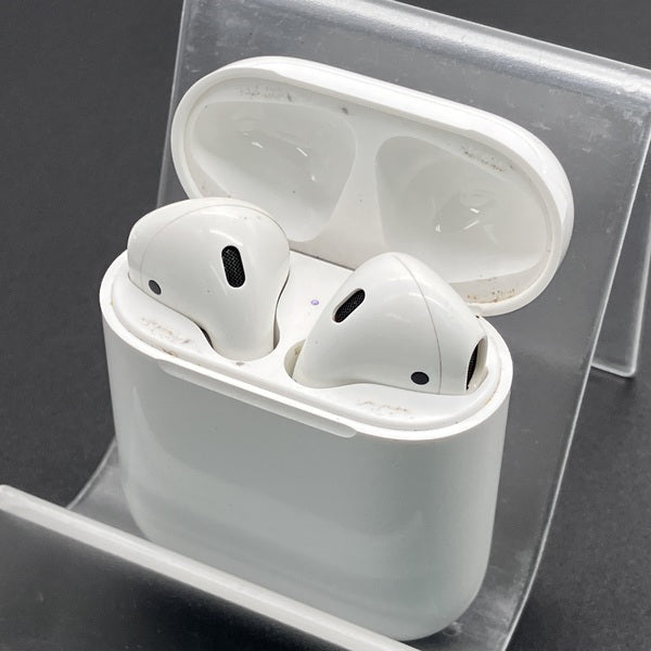 Apple 【中古】AirPods with Charging Case MV7N2J/A【秋葉原】 – e