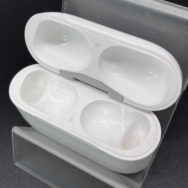 AirPods Pro(第2世代)Lightning【中古・本体、充電ケース】 Apple 【中古】AirPods Pro (第2世代) 充電ケース (Lightning)【名古屋