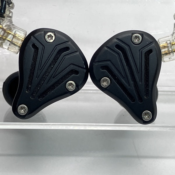 TRN 【中古】BAX Pro【秋葉原】 – e☆イヤホン