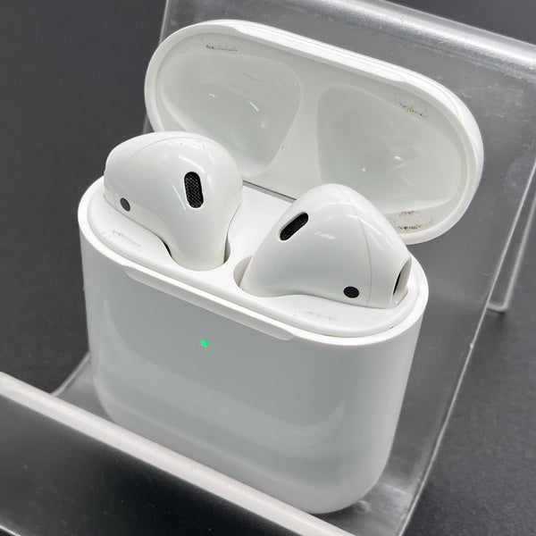 AirPods with Charging Case【中古】 Apple 【中古】AirPods with Wireless Charging Case MRXJ2J-A【秋葉原
