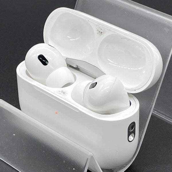 AirPodsPro第2世代 本体 充電ケース付き ホワイト 中古品 Apple 【中古】MagSafe充電ケース(USB-C)付きAirPods Pro(第2世代