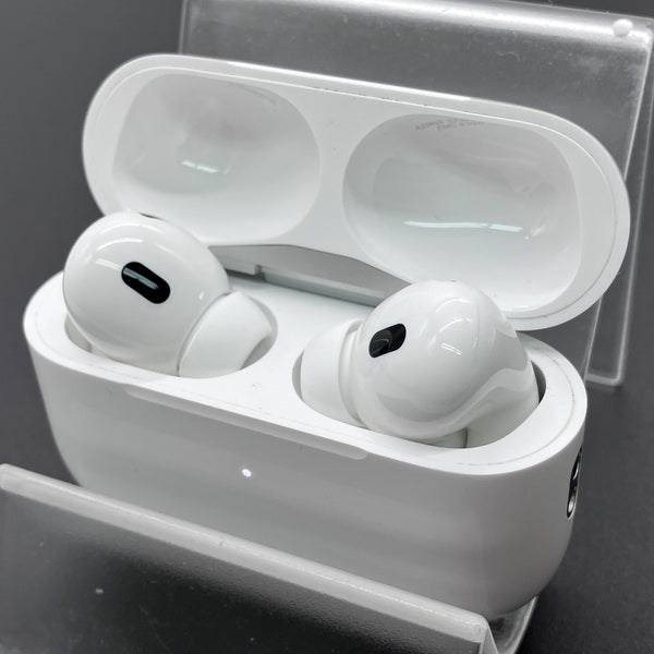 抹*茶様 【中古】AirPods Pro 2 Lightning 本体 充電ケー Apple 【中古】MagSafe充電ケース(USB-C)付きAirPods Pro(第2世代