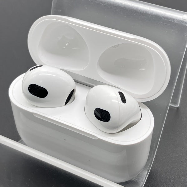 Apple 【中古】Airpods MPNY3J/A 3rd Generation Lightning充電ケース